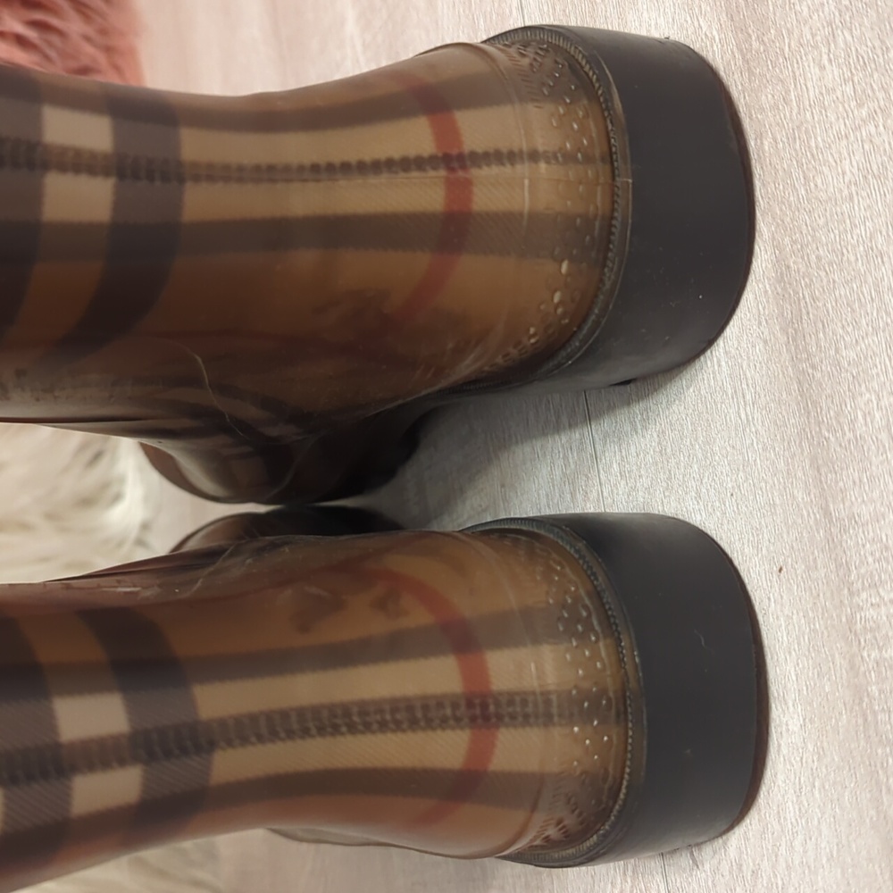 Burberry Rain Boots - Picture 5 of 9